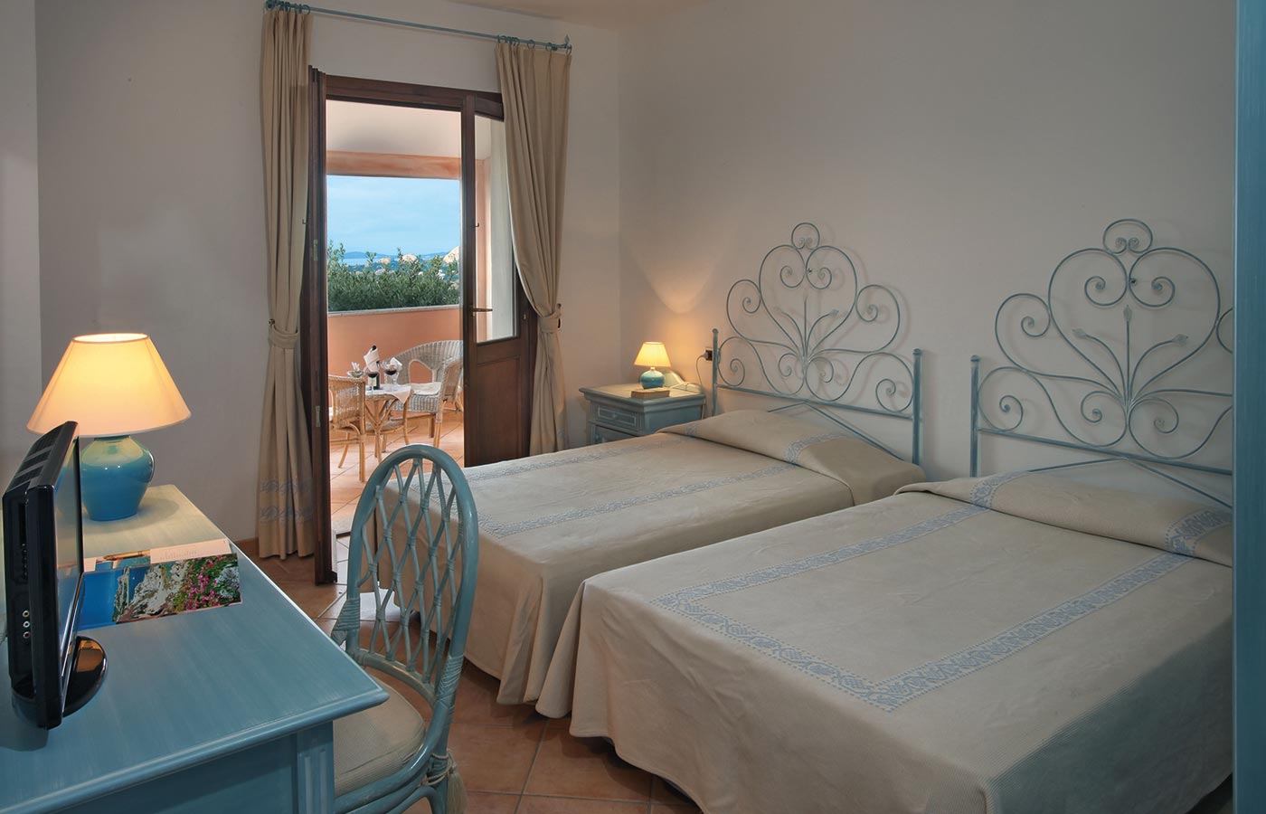 Camere da sogno con letti spaziosi all'hotel Pulicinu in Costa Smeralda